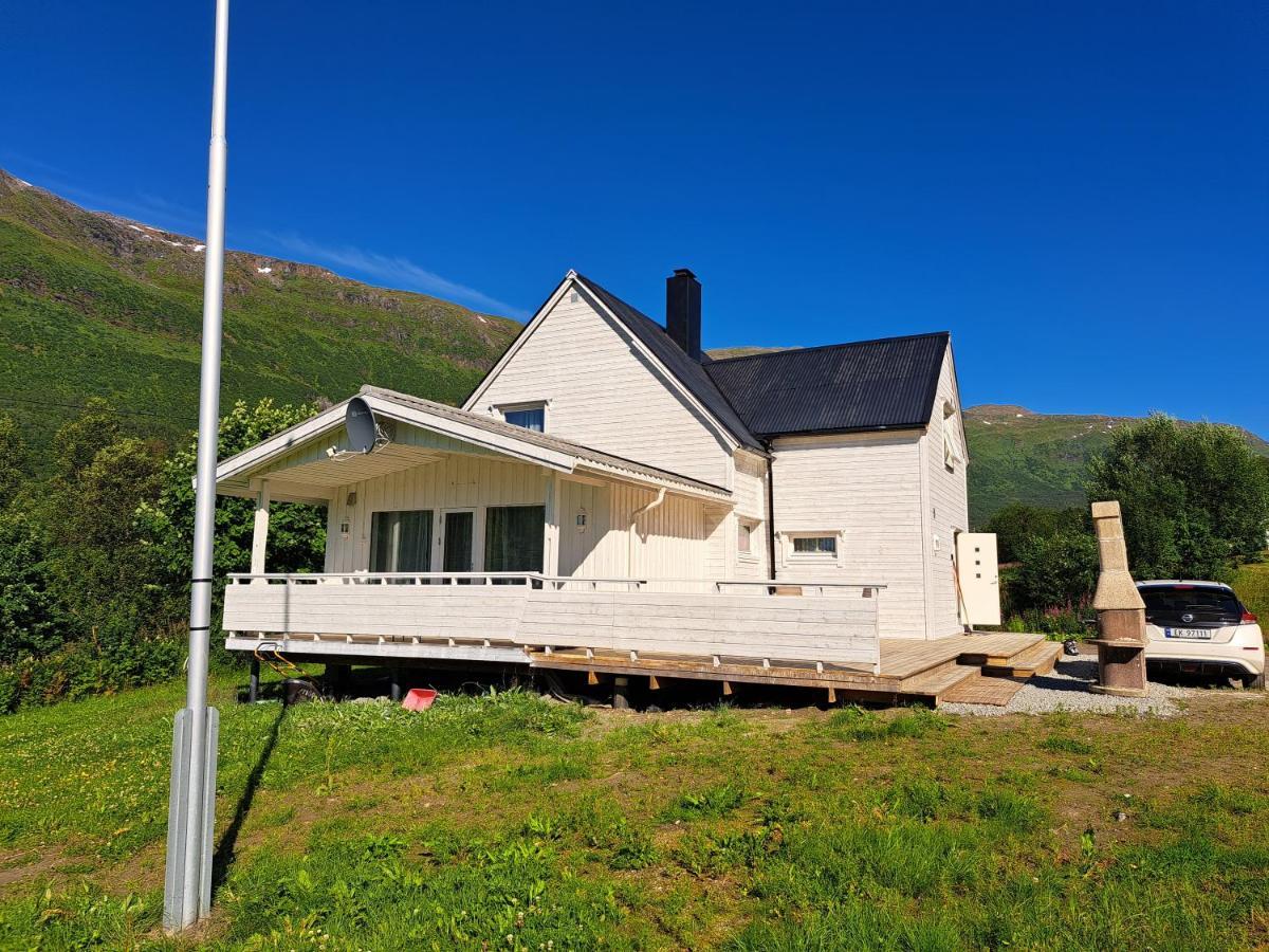 Вилла Nordmoveien 204 , Нарвик Экстерьер фото
